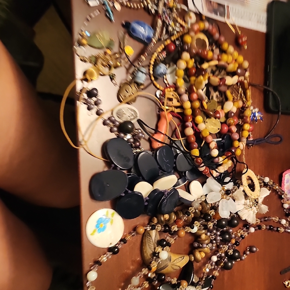 Handcrafted Mixed Bead Women's Necklace - Multicolor